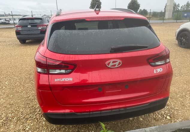 Angebotsdetails Hyundai i30 Kombi Hyundai Wagon Family 1.5 T-GDI MHEV 103 kW (140 PS) 7-Gang-DSG Frontantrieb Engine Red