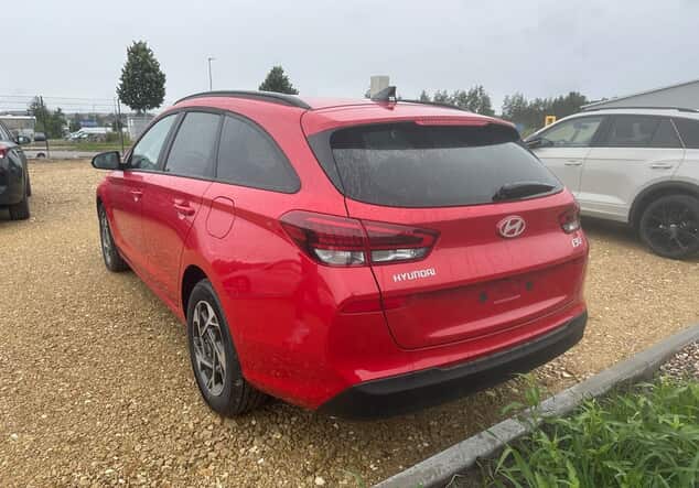 Angebotsdetails Hyundai i30 Kombi Hyundai Wagon Family 1.5 T-GDI MHEV 103 kW (140 PS) 7-Gang-DSG Frontantrieb Engine Red