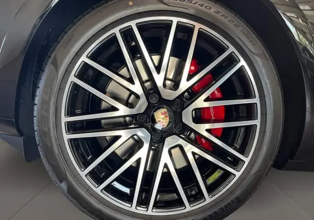 Angebotsdetails Porsche Cayenne GTS ++sofort verfügbar++ Schwarz