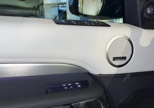 Angebotsdetails Land Rover Discovery Dynamic HSE D300 AWD*PANO*AHK carpathian-grey