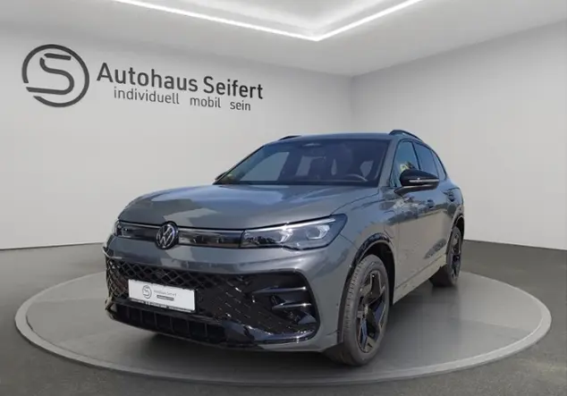 Angebotsdetails Volkswagen Tiguan 1.5 TSI eHybrid 150 kW R-Line Grau (DELFINGRAU)