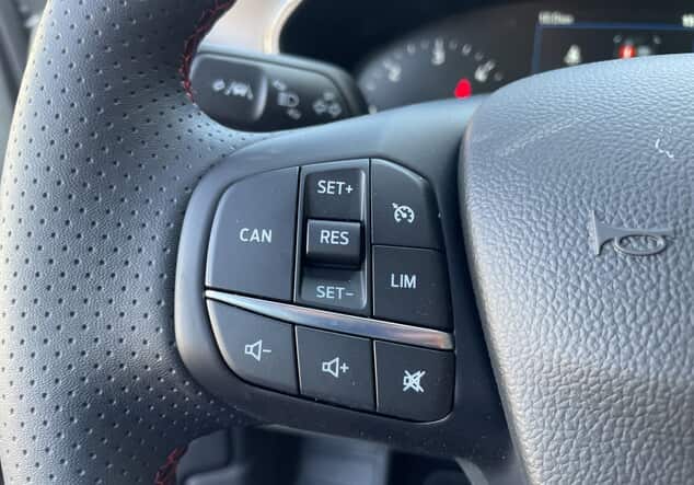 Angebotsdetails Ford Focus Turnier 1.5 EcoBlue ST-Line*Automatik* Magnetic-Grau (Metallic)