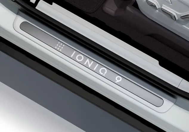 Angebotsdetails Hyundai IONIQ 9 110 kWh Allradantrieb Techniq Serenity White (matt)