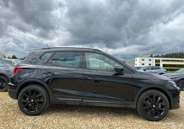 Angebotsdetails Seat Arona Seat Arona FR Black Edition 1.5 TSI 110 kW (150 PS) 7-Gang-DSG Midnight Schwarz Metallic