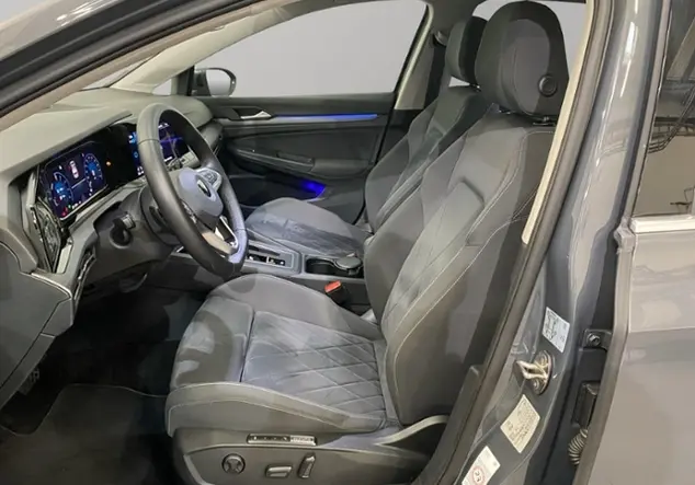 Angebotsdetails Volkswagen Golf VIII 1.4 eHybrid Style / Grau (Delfingrau Metallic)