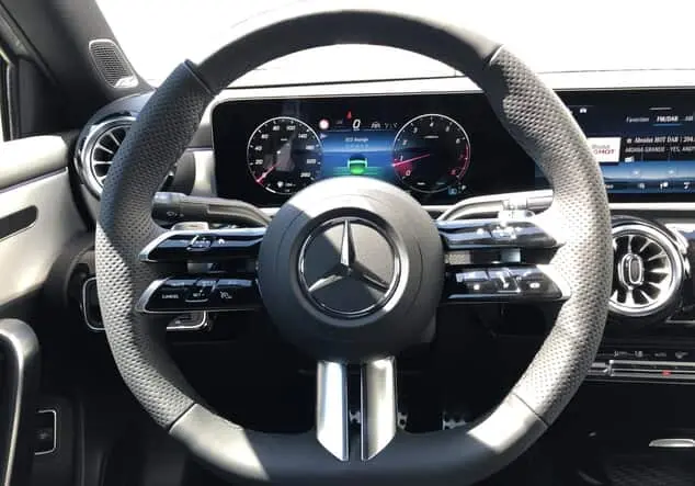 Angebotsdetails Mercedes-Benz A 250 4MATIC Limousine ++sofort verfügbar++ Manufaktur lack manufaktur alpingrau uni