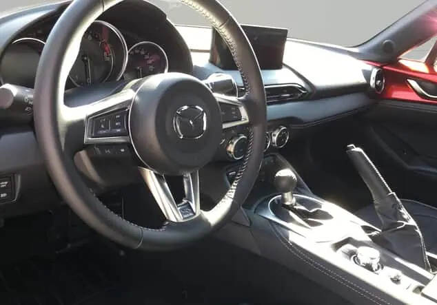 Angebotsdetails Mazda MX-5 MX-5 RF SKYACTIV-G 1.5 Homura-RECARO-BOSE-KAMERA SOUL RED CRYSTAL