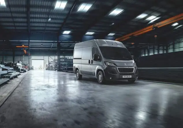 Angebotsdetails Peugeot BOXER Kastenwagen Kaolin Weiß