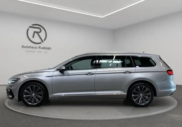 Angebotsdetails Volkswagen Passat Variant GTE 1.4 TSI +STANDHEIZ+LEDER Silber (Pyritsilber Metallic)