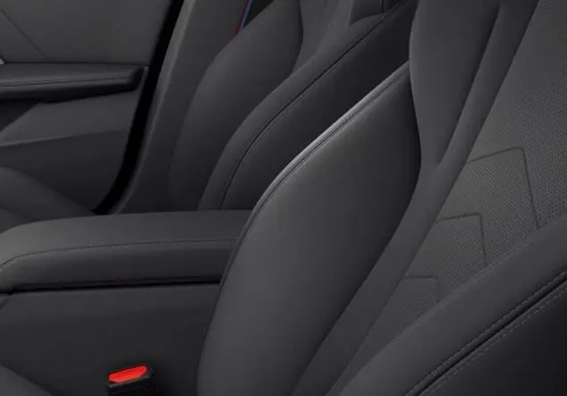 Angebotsdetails BMW 1er 123 xDrive Steptronic Frozen Pure Grey Metallic