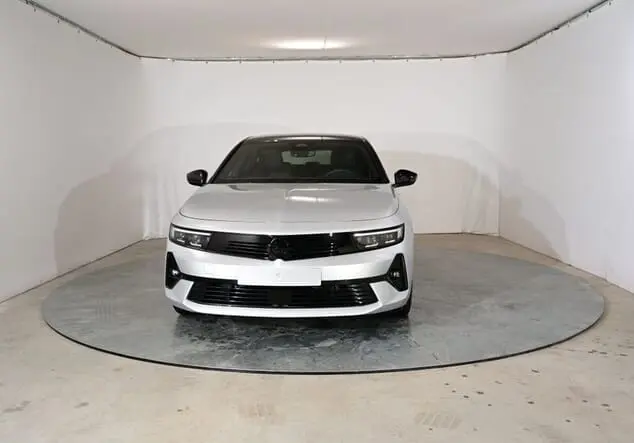 Angebotsdetails Opel Astra Opel Astra GS 1.2 Turbo 96 kW (130 PS) 8-Gang Automatikgetriebe Kristall Silber Metallic