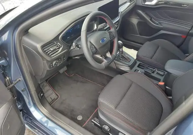Angebotsdetails Ford Focus ST - LINE X 1.0L MHEV 155PS 7-GANG-AUTOMATIK CHROME-BLUE METALLIC