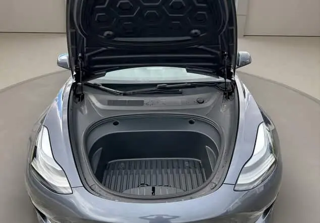 Angebotsdetails Tesla Model 3 Performance grau