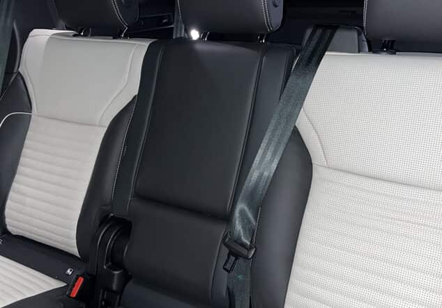 Angebotsdetails Land Rover Discovery Dynamic HSE D300 AWD*PANO*AHK carpathian-grey