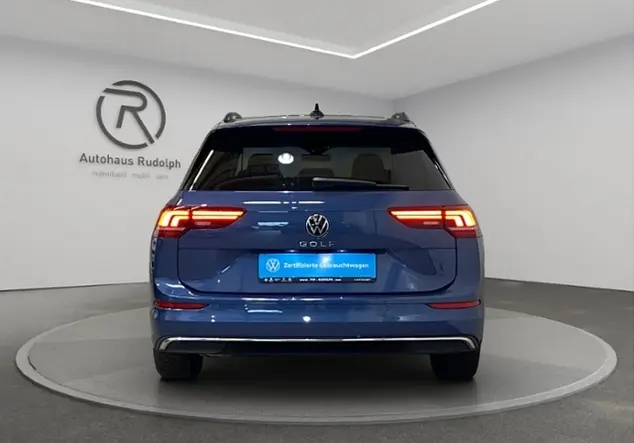 Angebotsdetails Volkswagen Golf VIII Variant 2.0 TDI Goal / Blau (Anemonenblau Metallic)