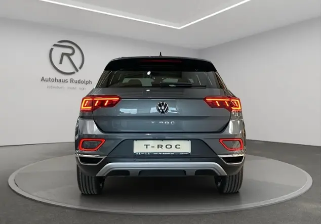 Angebotsdetails Volkswagen T-Roc Style 1.5 TSI STANDHEIZUNG Grau (Indiumgrau Metallic)