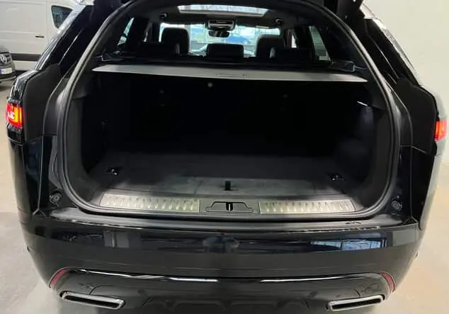Angebotsdetails Land Rover Range Rover Rover Velar P400 R-Dynamic SE Santorini black