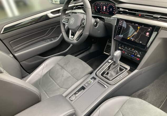 Angebotsdetails Volkswagen Arteon Arteon Shootingbrake R-LINE 4MOTION 2.0TDI 193PS.DSG.LED.NAVI.PANO.AHK.VIRTUAL.PDC Deep Black Perleffekt