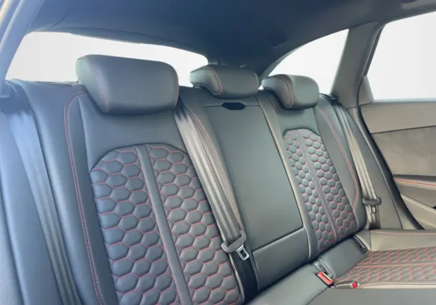 Angebotsdetails Audi RS4 Mythosschwarz Metallic