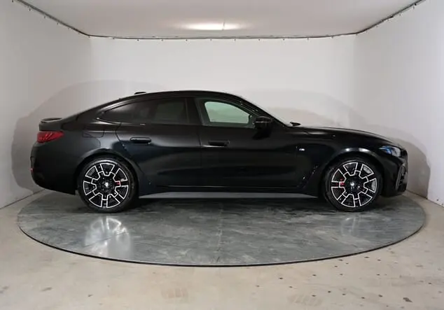 Angebotsdetails BMW 4er Gran Coupé BMW M440i Grand Coupe 275 kW (374 PS) 8-Gang Steptronic xDrive Saphirschwarz metallic