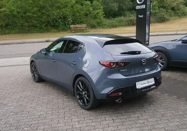 Angebotsdetails Mazda 3 2.5L e-SKYACTIV G 140PS 6AT HOMURA POLYMETAL GRAY