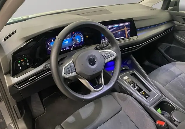 Angebotsdetails Volkswagen Golf VIII 1.4 eHybrid Style / Grau (Delfingrau Metallic)