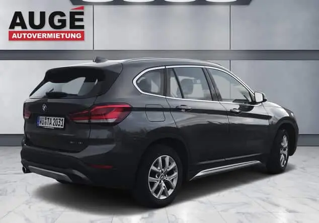Angebotsdetails BMW X1 X1 sDrive 18i, Automatik, Navi, AHK, PDC, Ledersitze Mineralgrau metallic