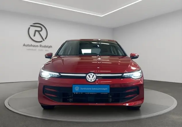Angebotsdetails Volkswagen Golf VIII 1.5 eTSI Life / RFK Rot (Kings Red Metallic)