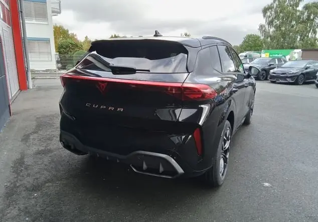 Angebotsdetails Cupra Terramar Cupra Terramar VZ 2.0 TSI 195 kW (265 PS) 7-Gang-DSG 4Drive Midnight Schwarz Metallic