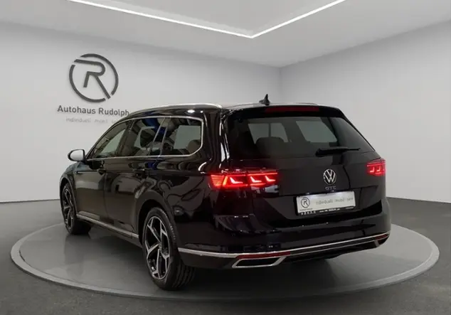 Angebotsdetails Volkswagen Passat Variant GTE 1.4 TSI / Schwarz (Deep Black Perleffekt)