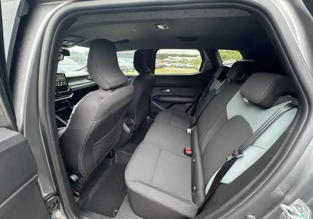 Angebotsdetails Dacia Duster Duster Extreme mild hybrid 96kW (130 PS) 6-Gang Dolomit-Grau Metallic