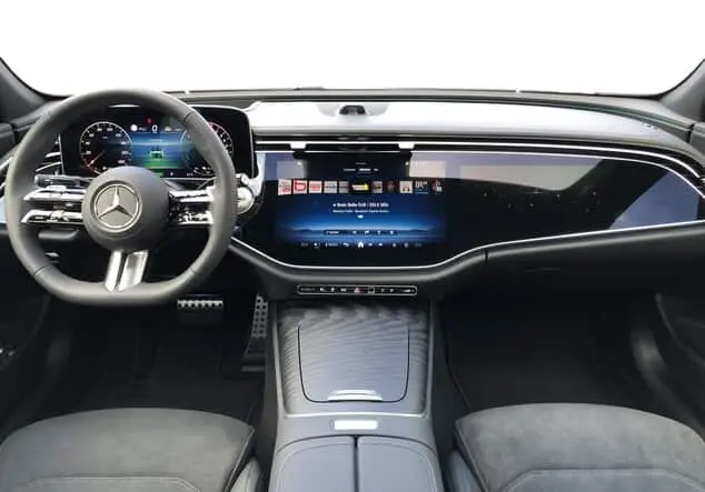 Angebotsdetails Mercedes-Benz E 300 e 4MATIC Limousine mit EQ Hybrid ++sofort verfügbar++ Manufaktur lack manufaktur opalithweiß bright