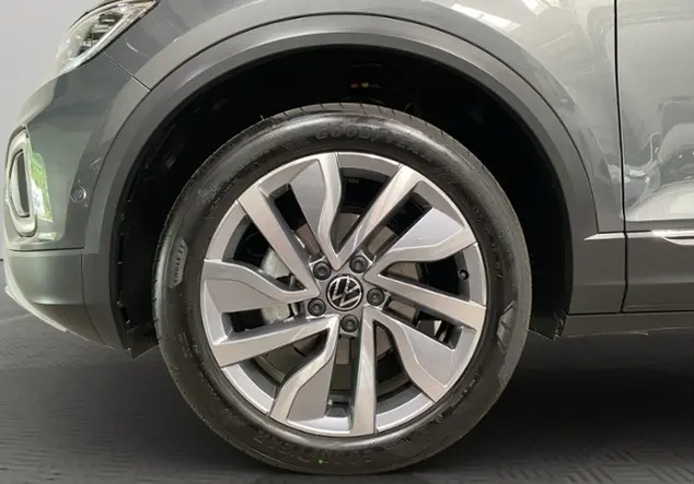 Angebotsdetails Volkswagen T-Roc Style 1.5 TSI STANDHEIZUNG Grau (Indiumgrau Metallic)