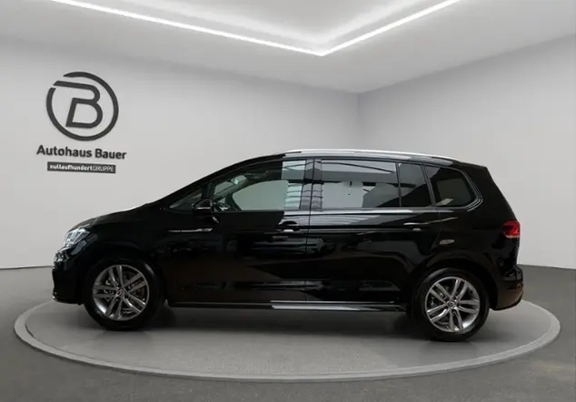 Angebotsdetails Volkswagen Touran 1.5TSI DSGR-Line RfK Schwarz (Grenadillschwarz Metallic)