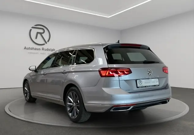 Angebotsdetails Volkswagen Passat Variant GTE 1.4 TSI +STANDHEIZ+LEDER Silber (Pyritsilber Metallic)