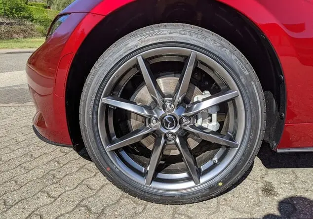 Angebotsdetails Mazda MX-5 1.5L SKYACTIV-G (132 hp) Exclusive-line SOUL RED CRYSTAL M