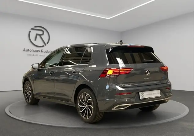 Angebotsdetails Volkswagen Golf VIII 1.5 TSI Style +NAVI+MEMORYSITZ Grau (Delfingrau Metallic)
