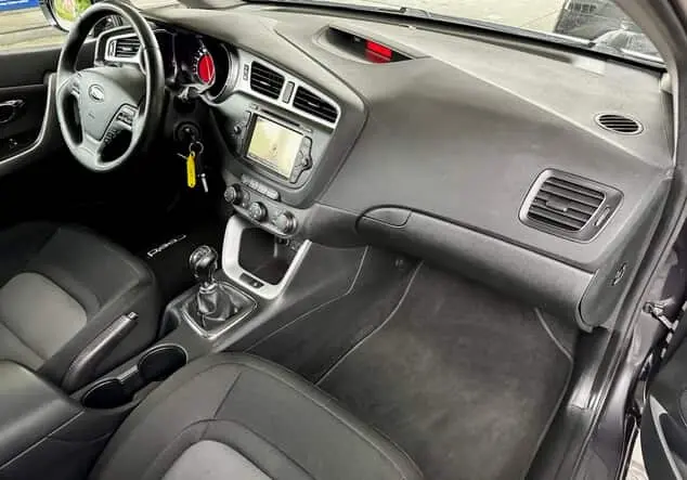 Angebotsdetails Kia Ceed Vision (E5B) WINCHESTERGRAU MET.