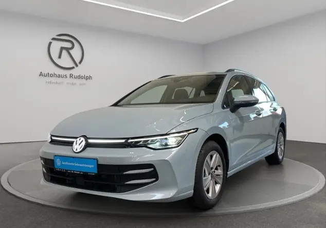 Angebotsdetails Volkswagen Golf VIII Var. 1.5 TSI Life / Blau (Crystal Ice Blue Metallic)