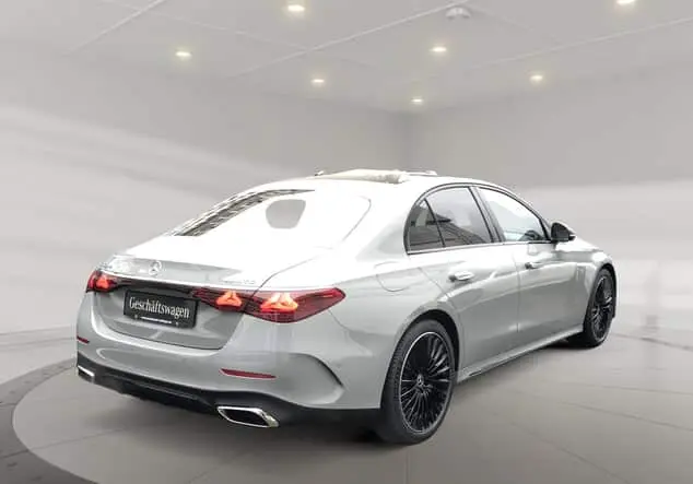Angebotsdetails Mercedes-Benz E 450 d 4MATIC Limousine ++sofort verfügbar++ Manufaktur lack manufaktur alpingrau uni