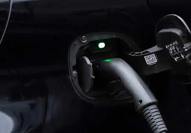 Angebotsdetails Smart EQ forfour Elektrofahrzeug Glasdach Rückfahrkamera Allwetterreifen Schwarz