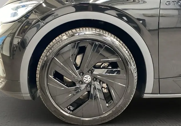 Angebotsdetails Volkswagen ID.4 GTX 4Motion 82 kWh / Schwarz (Grenadillschwarz Metallic)