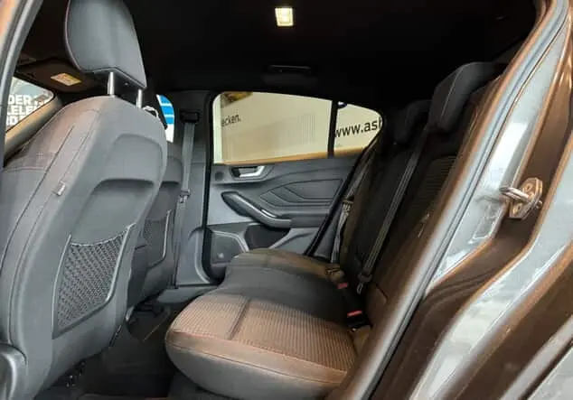 Angebotsdetails Ford Focus ST-Line X Grau