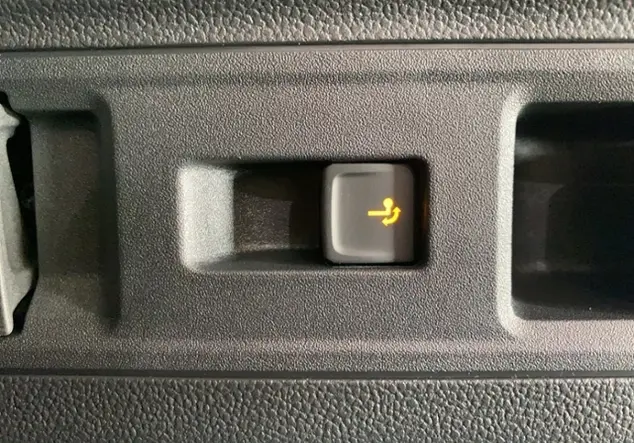 Angebotsdetails Volkswagen Passat Variant B9 2.0 TDI Elegance KLIMA Grau (Diabasgrau Metallic)