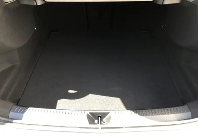 Angebotsdetails Mercedes-Benz A 250 4MATIC Limousine ++sofort verfügbar++ Manufaktur lack manufaktur alpingrau uni
