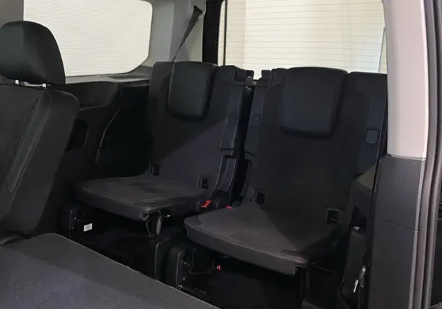 Angebotsdetails Volkswagen Caddy Maxi 2.0 TDI Style / 7- Sitzer Schwarz (Deep Black Perleffekt)