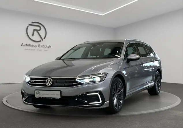 Angebotsdetails Volkswagen Passat Variant GTE 1.4 TSI +STANDHEIZ+LEDER Silber (Pyritsilber Metallic)