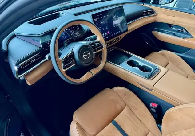 Angebotsdetails Mazda 6E 6e 258PS TAKUMI PLUS*SONY*PANO Jet Black