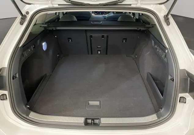 Angebotsdetails Volkswagen Passat Variant B9 2.0 TDI Business KLIMA WeiÃ (OryxweiÃ Perlmutteffekt)
