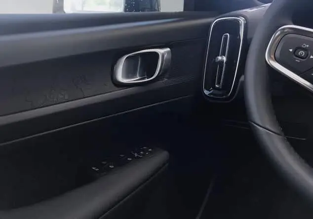 Angebotsdetails Volvo C40 C40 Recharge vollelektrisch, Automatik, Navi, Panormadach, Rückfahrkamera schwarz